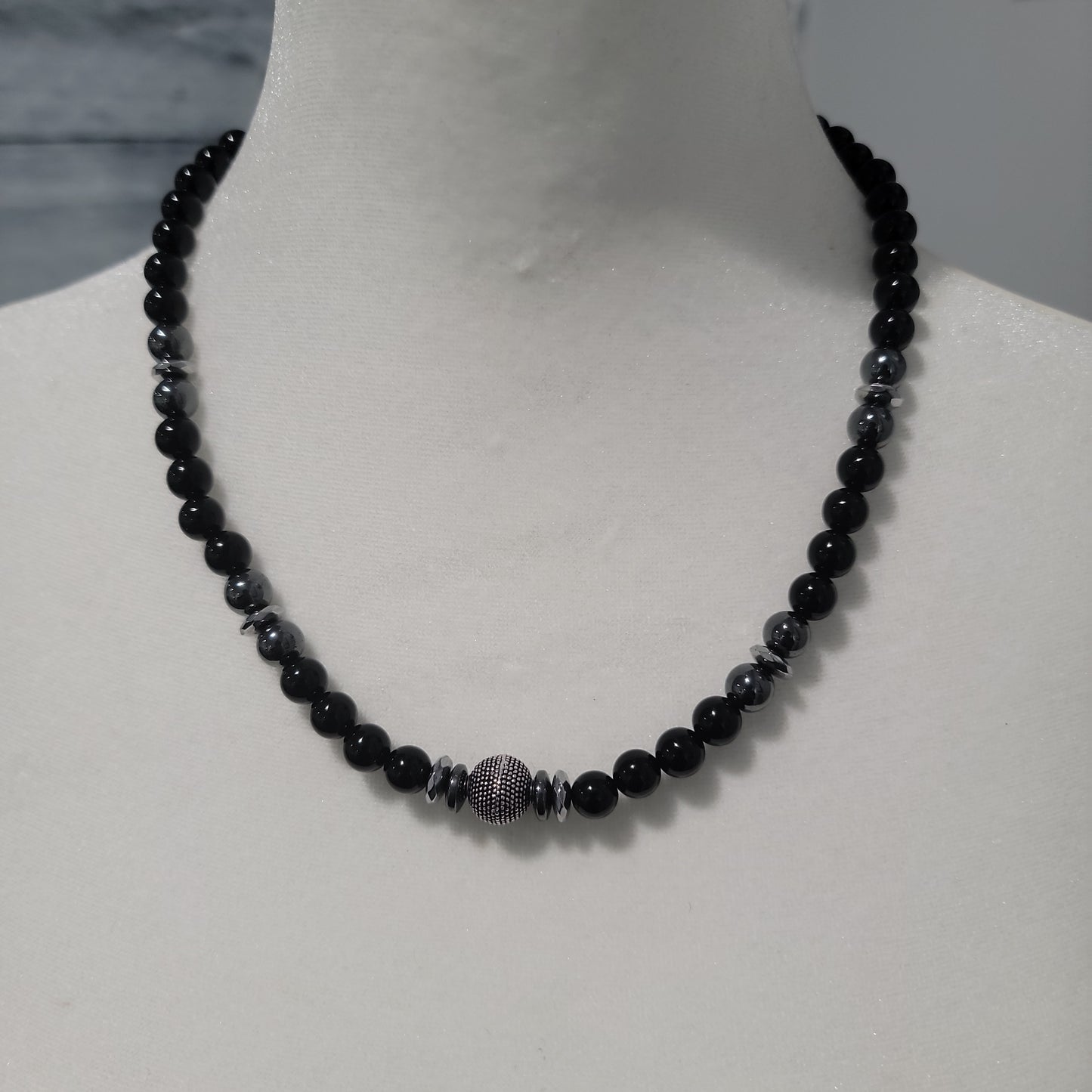 Collar de ónix negro y hematita