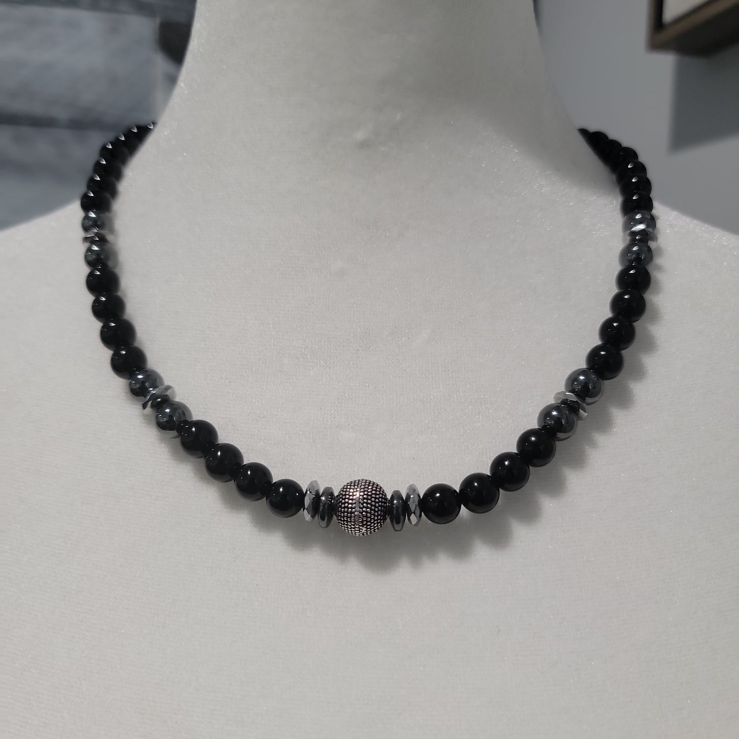 Collar de ónix negro y hematita