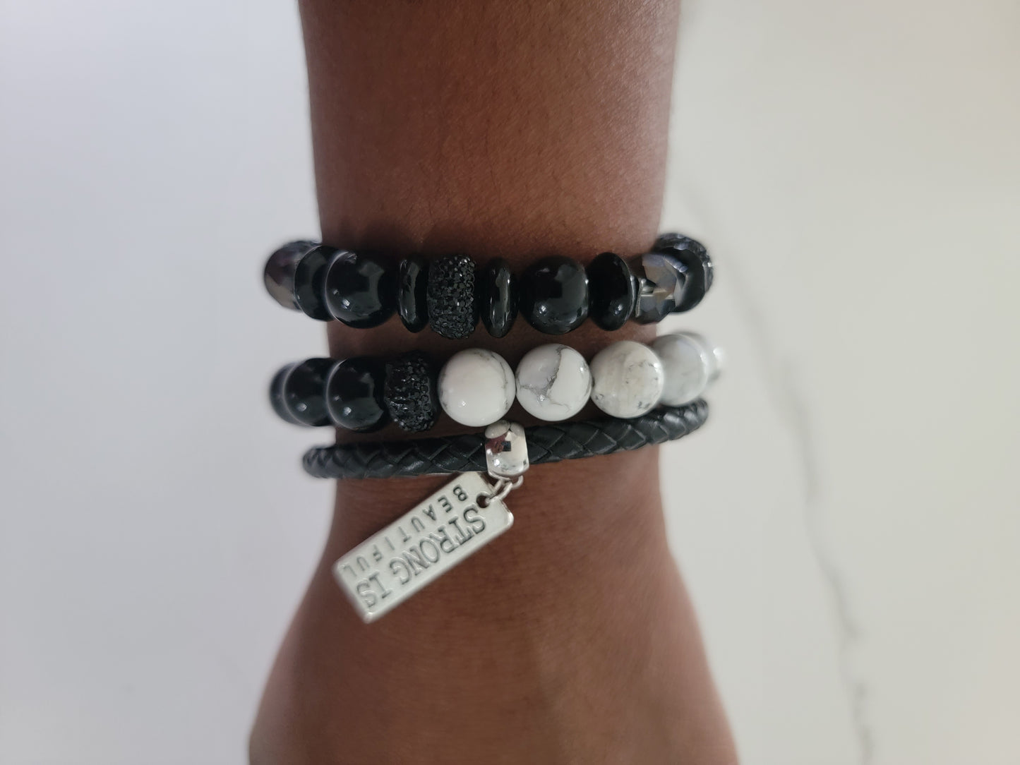 Howlite and Black Onyx Bracelet