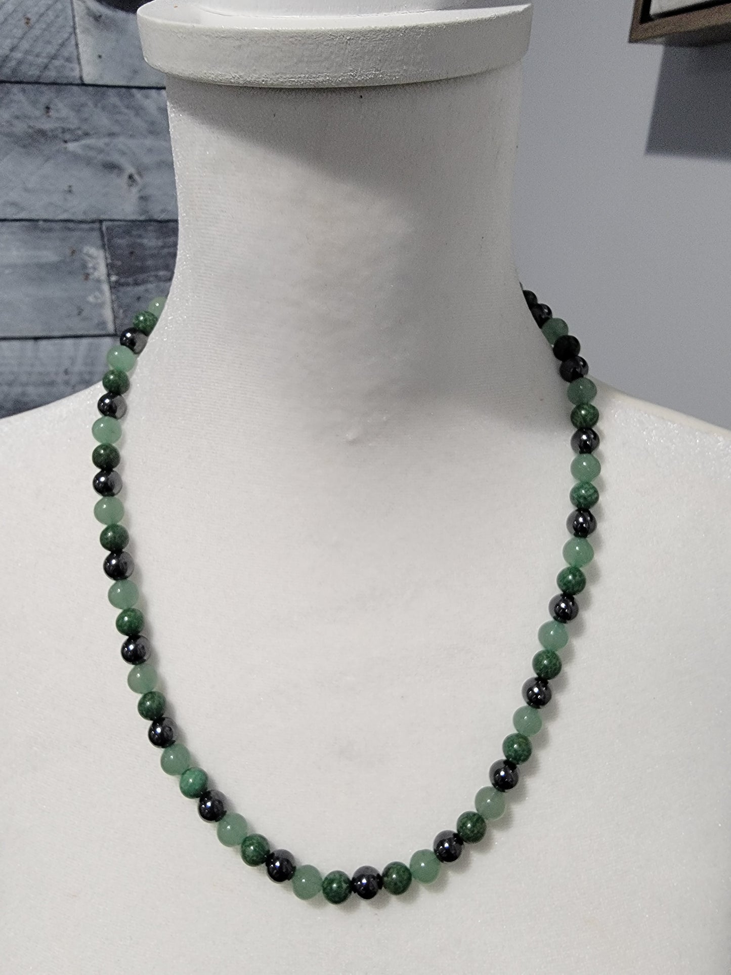 Collar de hematita, jaspe africano y aventurina verde