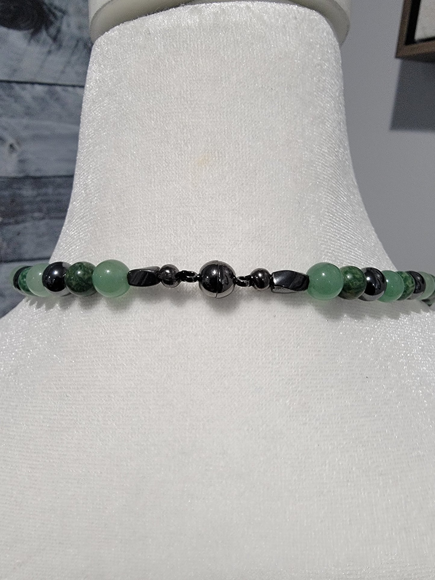 Collar de hematita, jaspe africano y aventurina verde