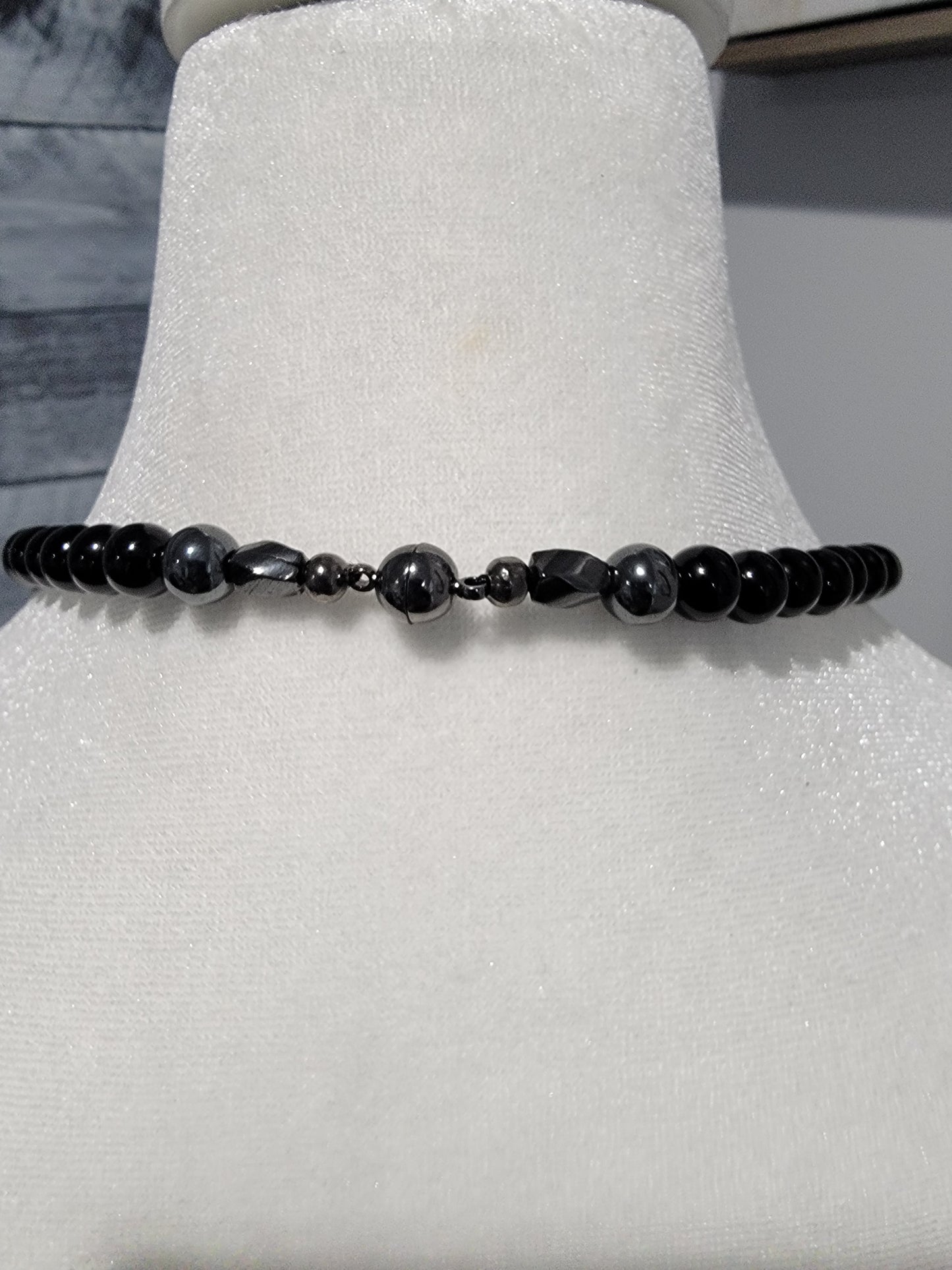 Collar de ónix negro y hematita