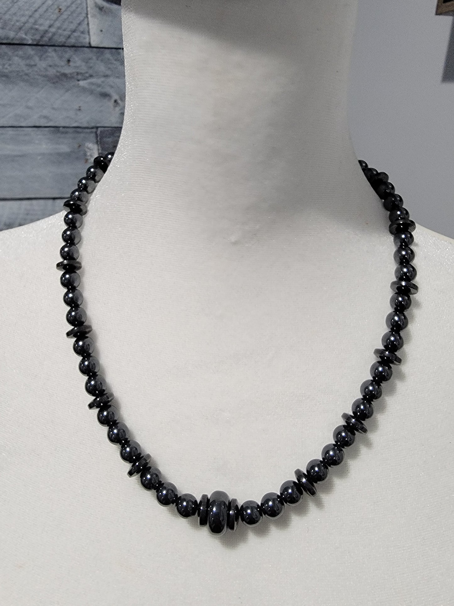 Collar de piedras preciosas de hematita