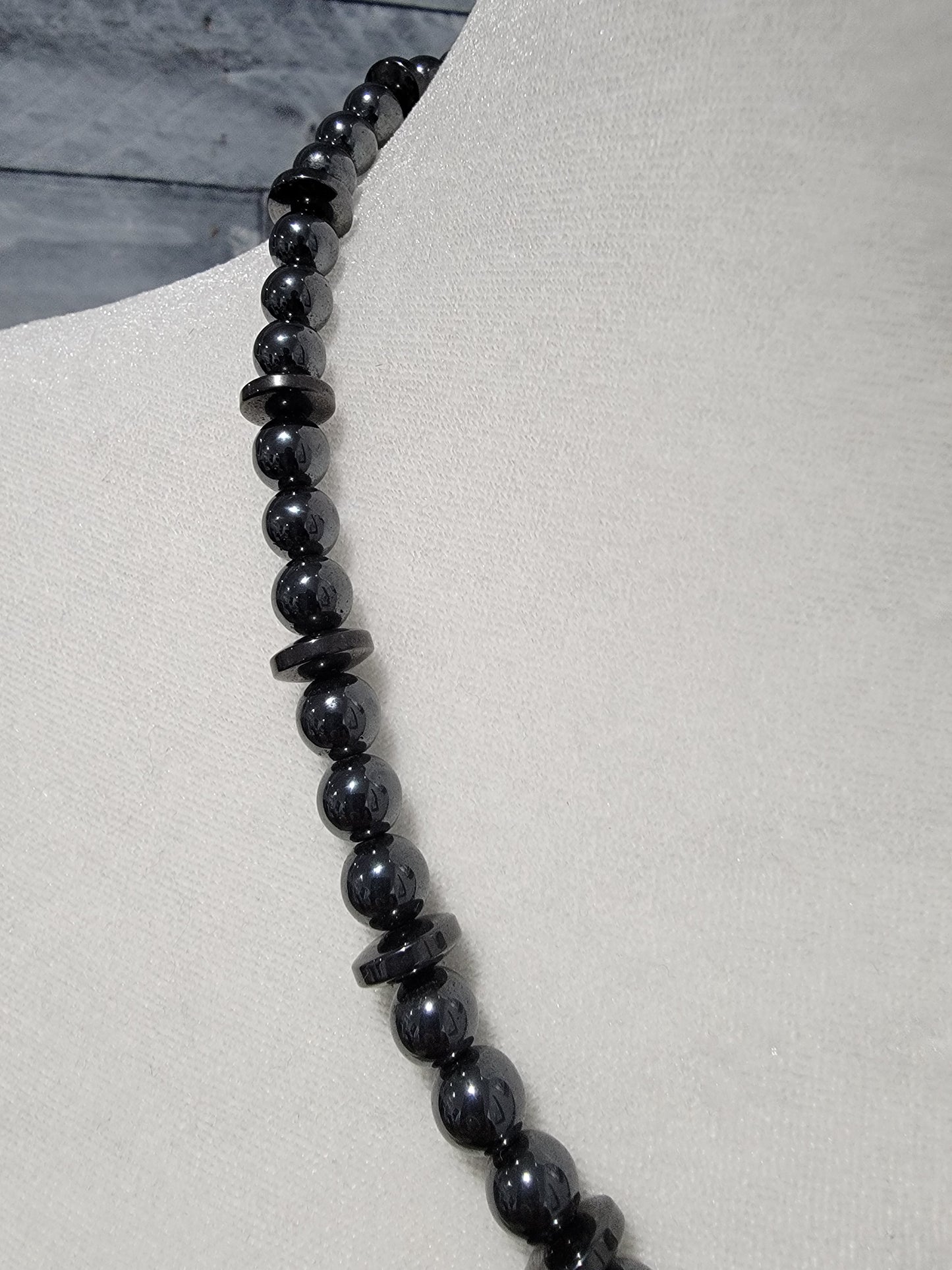 Collar de piedras preciosas de hematita