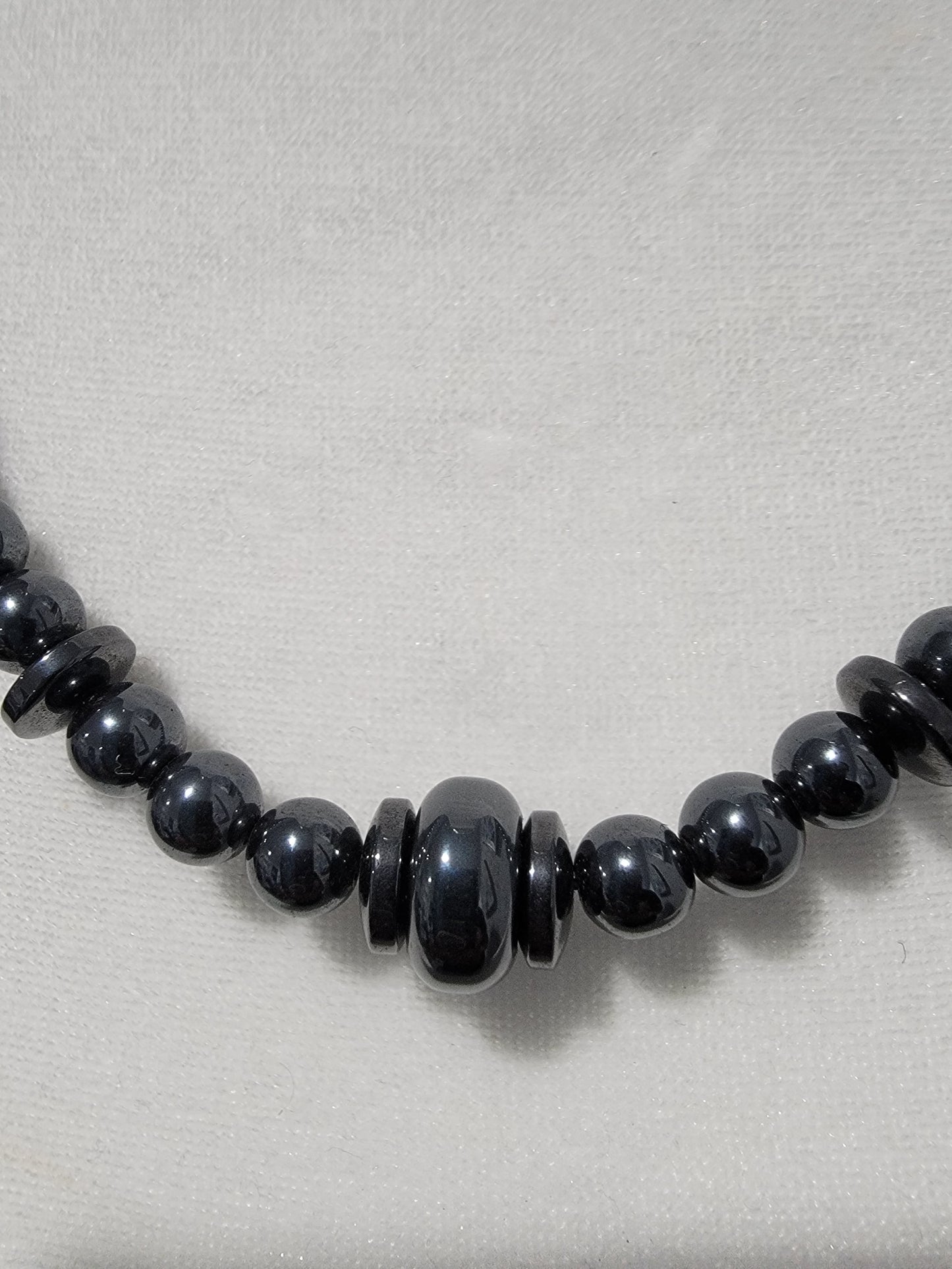Collar de piedras preciosas de hematita
