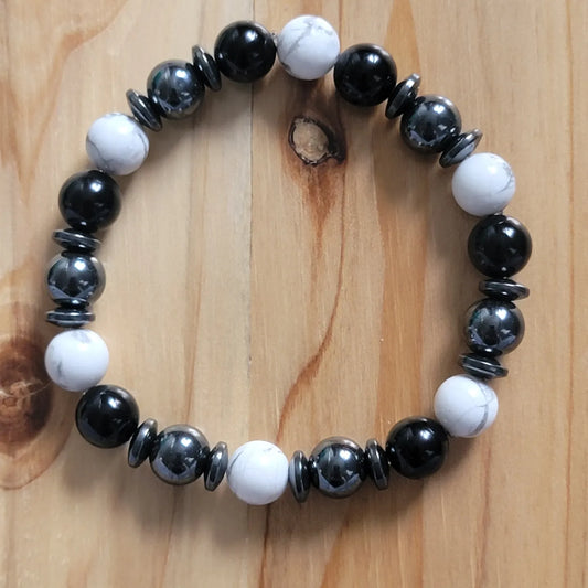 Pulsera de cuentas de ónix, hematita y howlita